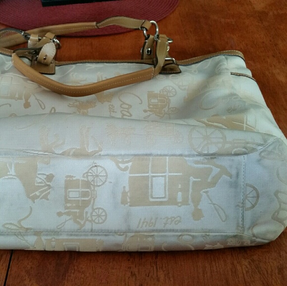 Authentic Coach handbag - Picture 5 of 5